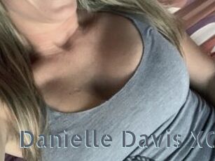 Danielle_Davis_XO