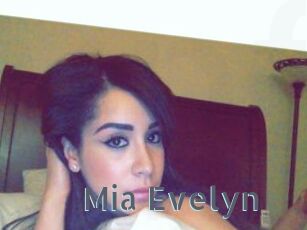 Mia_Evelyn