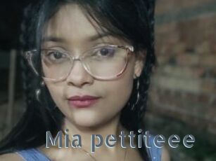 Mia_pettiteee