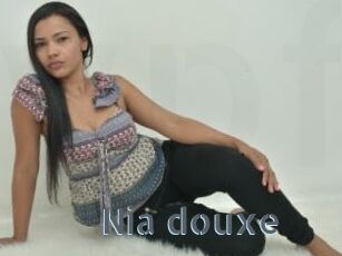 Nia_douxe